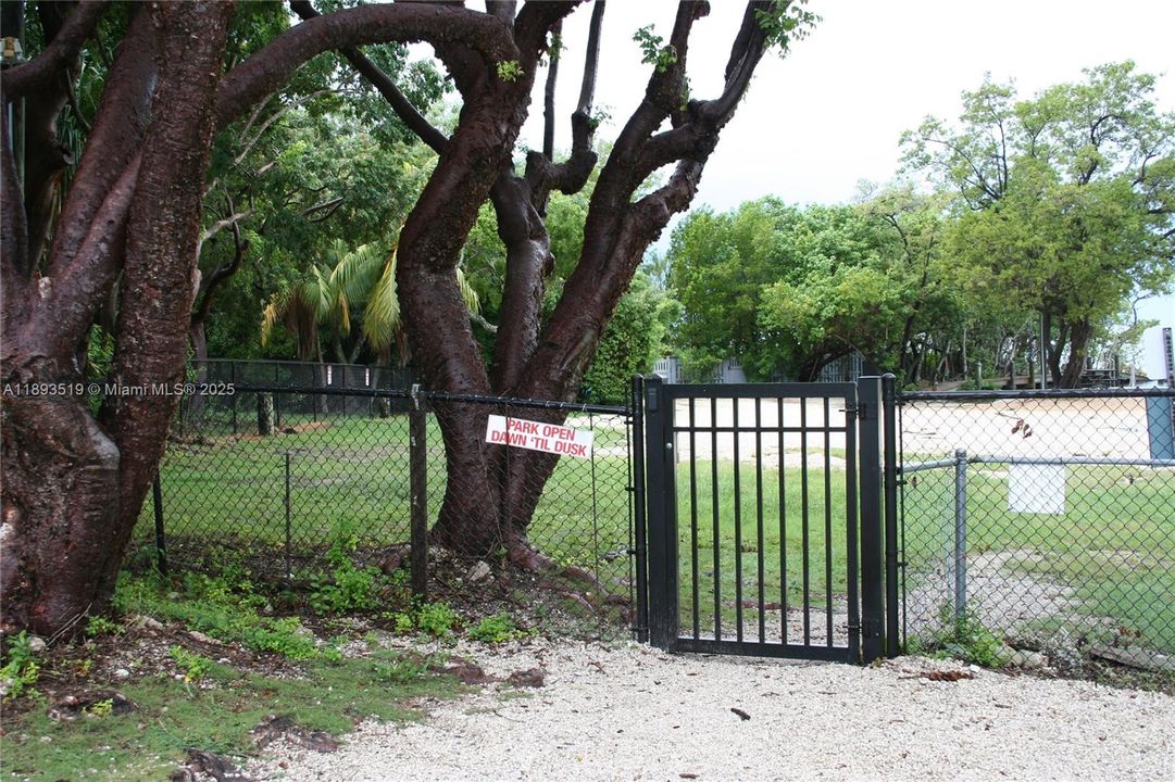 Recently Sold: $759,000 (3 beds, 2 baths, 1380 Square Feet)