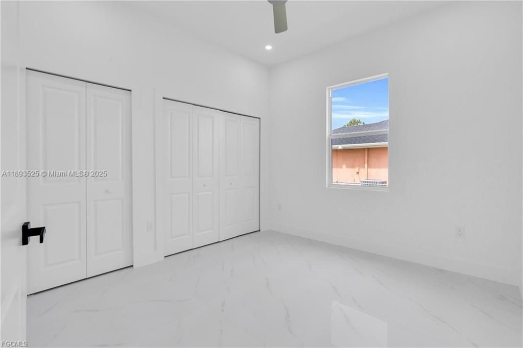 En Venta: $329,900 (3 camas, 2 baños, 0 Pies cuadrados)