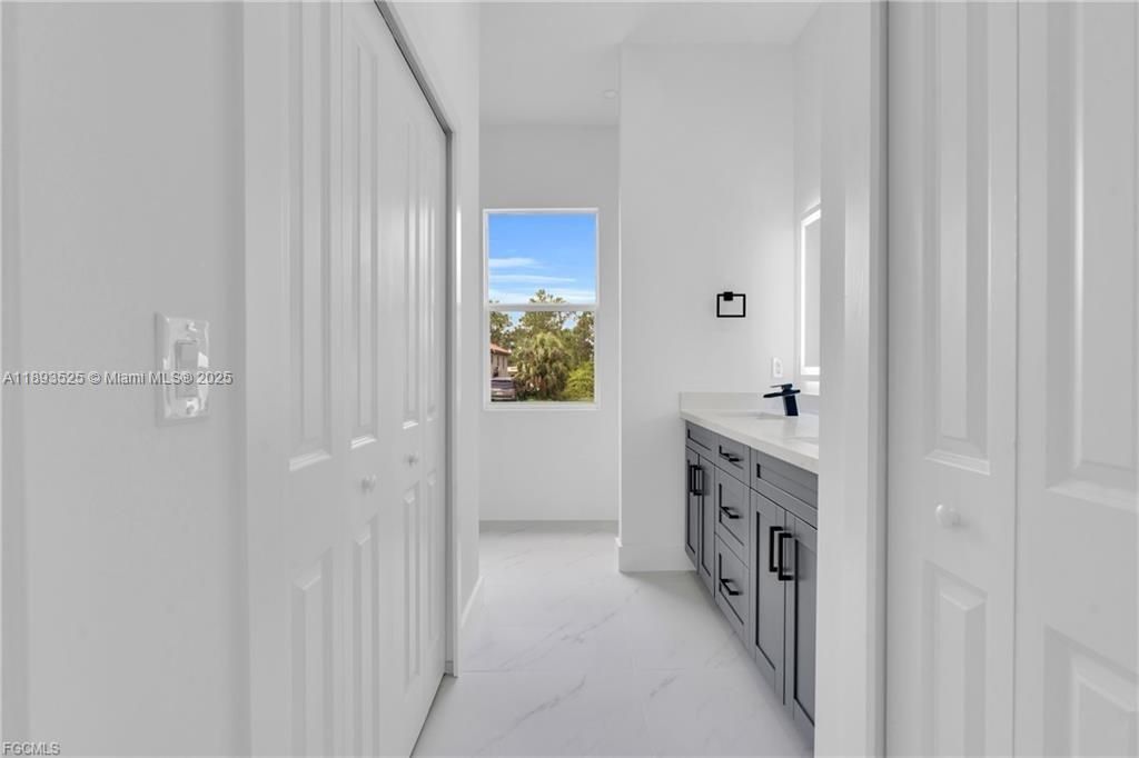 En Venta: $329,900 (3 camas, 2 baños, 0 Pies cuadrados)