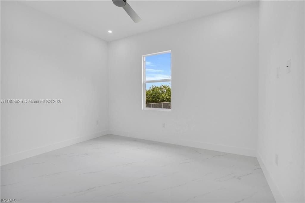 En Venta: $329,900 (3 camas, 2 baños, 0 Pies cuadrados)