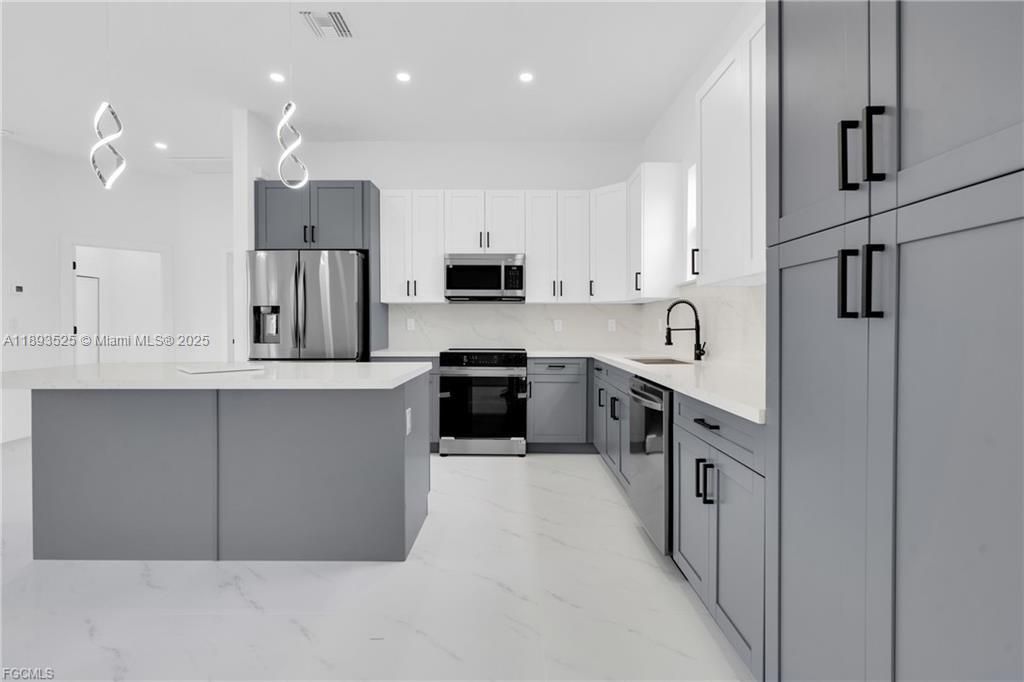 En Venta: $329,900 (3 camas, 2 baños, 0 Pies cuadrados)