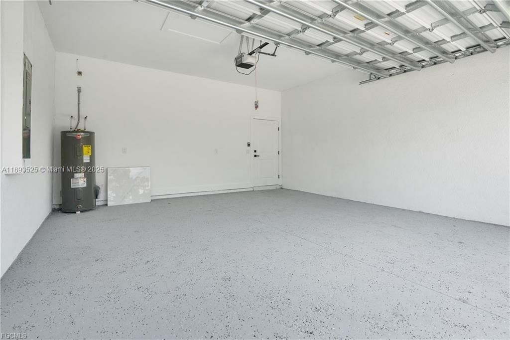 En Venta: $329,900 (3 camas, 2 baños, 0 Pies cuadrados)