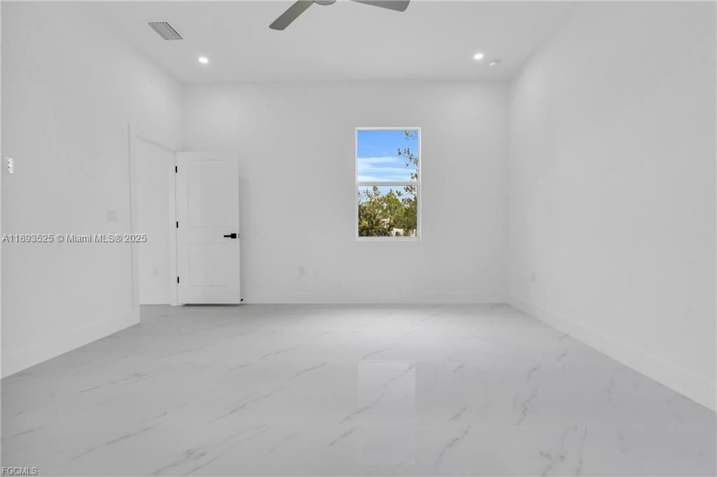 En Venta: $329,900 (3 camas, 2 baños, 0 Pies cuadrados)