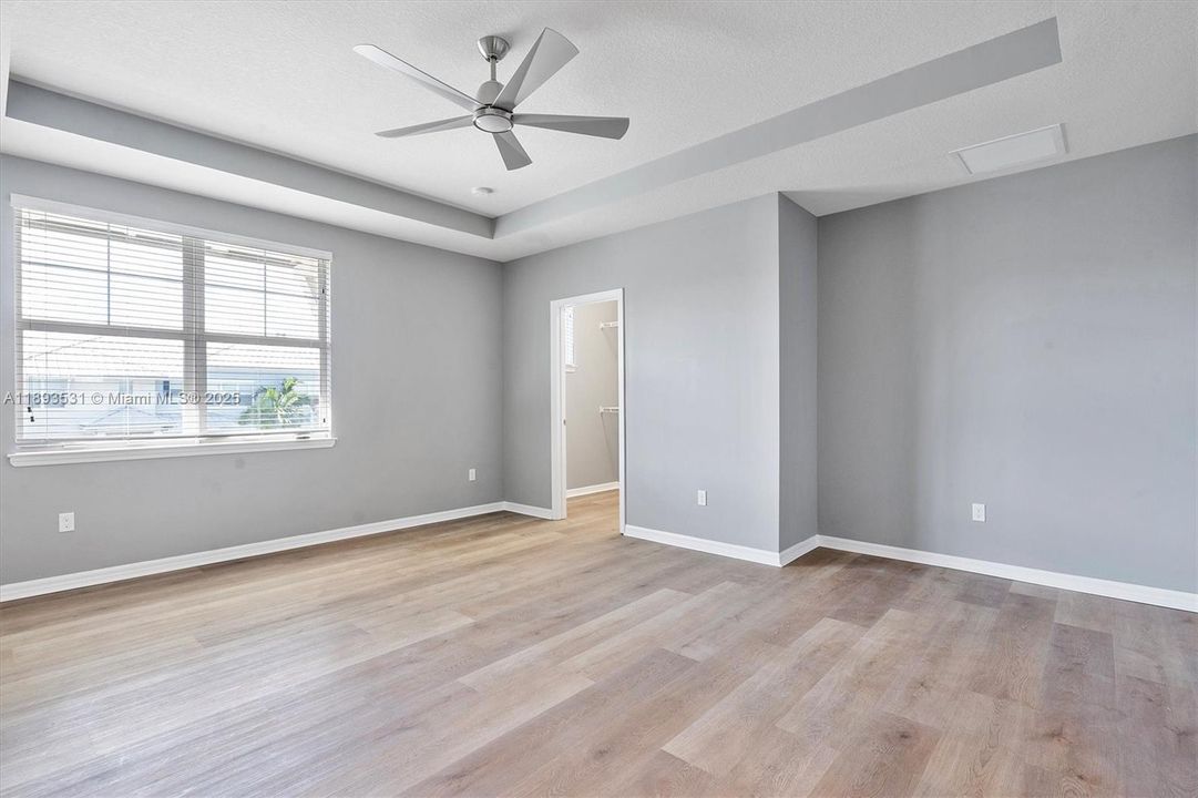 В аренду: $3,499 (3 спален, 2 ванн, 1561 Квадратных фут)