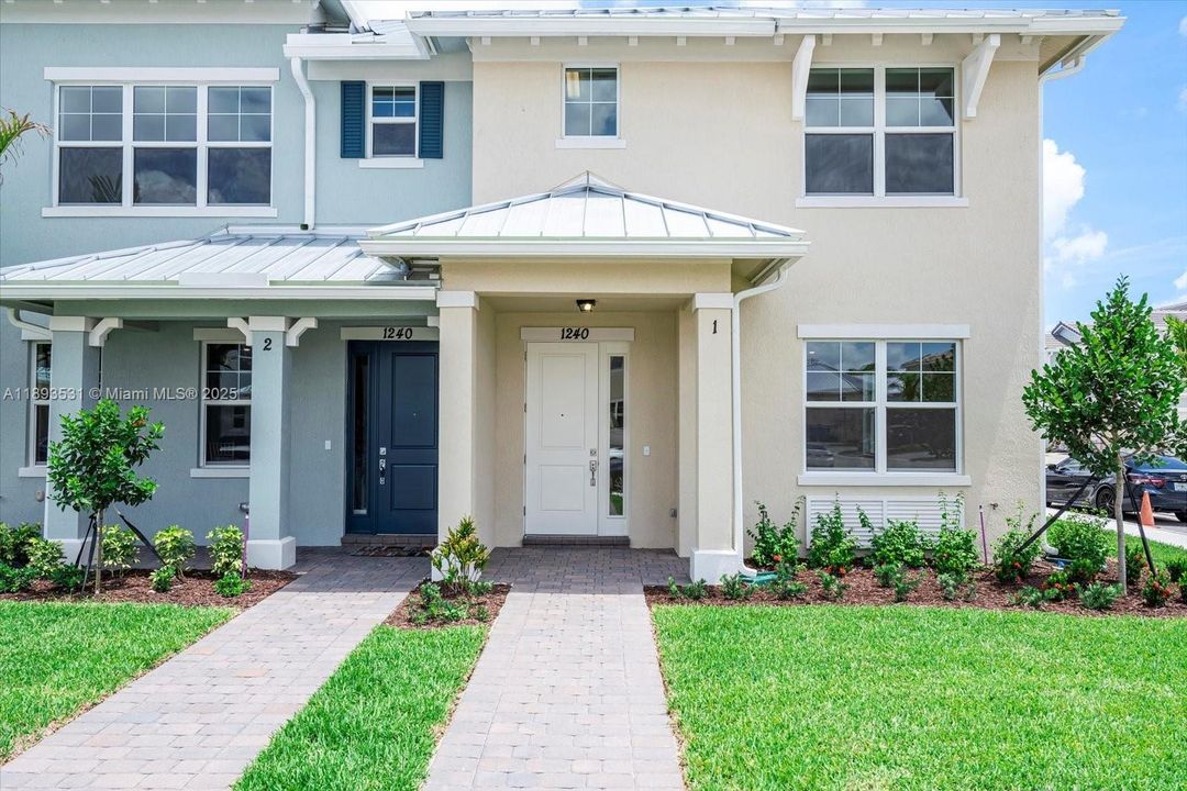 В аренду: $3,499 (3 спален, 2 ванн, 1561 Квадратных фут)