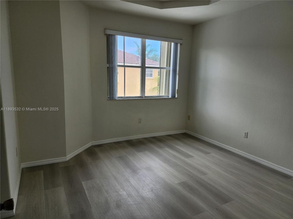 For Rent: $2,500 (3 beds, 2 baths, 1572 Square Feet)