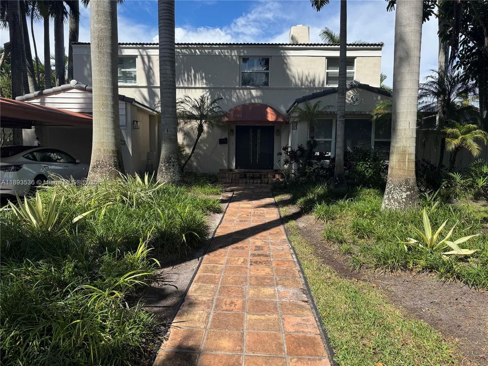 En Venta: $1,550,000 (5 camas, 3 baños, 3339 Pies cuadrados)