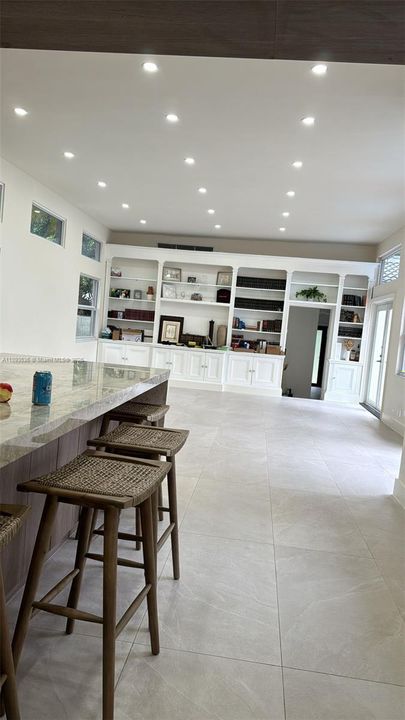 En Venta: $1,550,000 (5 camas, 3 baños, 3339 Pies cuadrados)