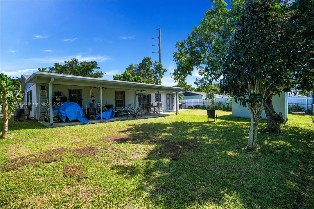 待售: $519,900 (4 贝兹, 2 浴室, 1350 平方英尺)