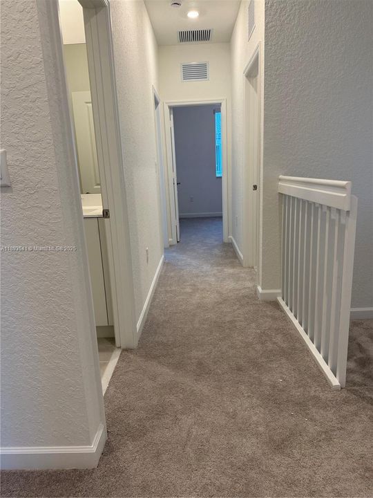 Под контрактом: $2,600 (3 спален, 3 ванн, 1671 Квадратных фут)