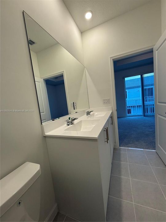 Под контрактом: $2,600 (3 спален, 3 ванн, 1671 Квадратных фут)