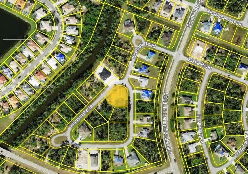 待售: $38,000 (0.37 acres)