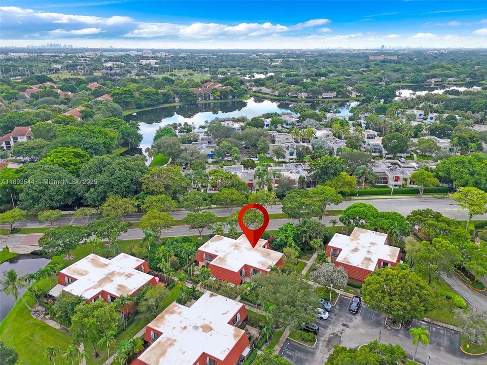 Recently Sold: $375,000 (2 beds, 2 baths, 1372 Square Feet)