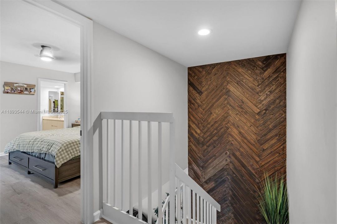 Recently Sold: $375,000 (2 beds, 2 baths, 1372 Square Feet)