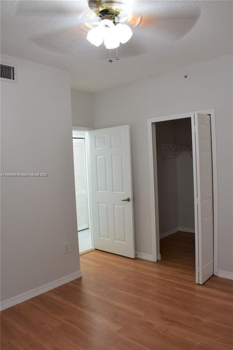 For Rent: $2,850 (3 beds, 2 baths, 1271 Square Feet)