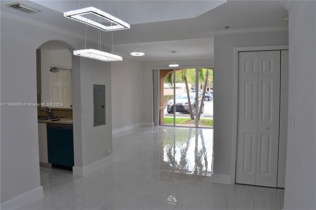 For Rent: $2,850 (3 beds, 2 baths, 1271 Square Feet)