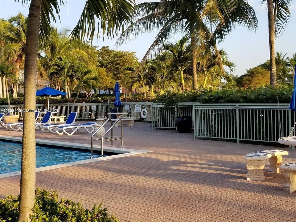 For Rent: $2,850 (3 beds, 2 baths, 1271 Square Feet)