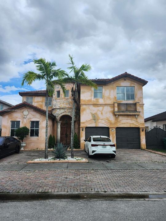 En Venta: $1,100,000 (5 camas, 5 baños, 3408 Pies cuadrados)