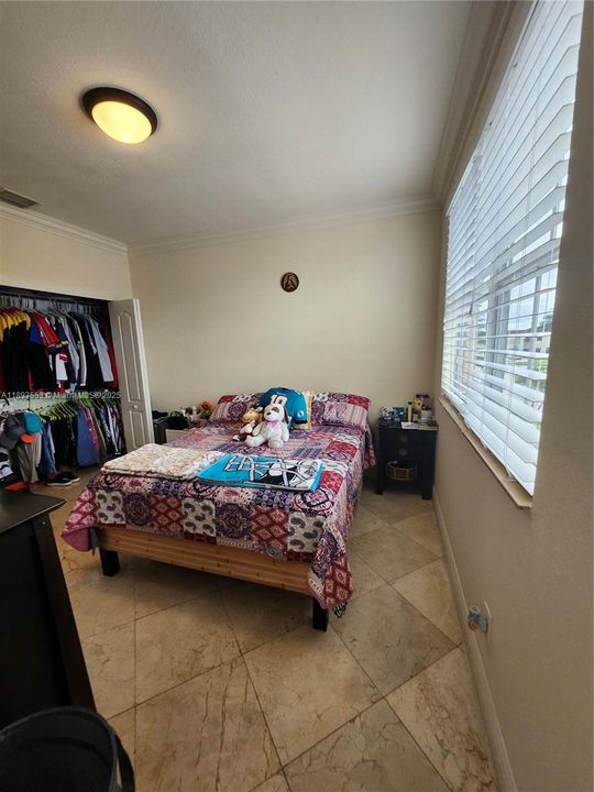 En Venta: $1,100,000 (5 camas, 5 baños, 3408 Pies cuadrados)