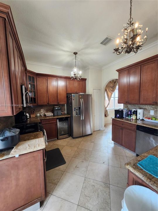 En Venta: $1,100,000 (5 camas, 5 baños, 3408 Pies cuadrados)