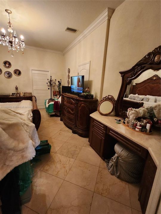 En Venta: $1,100,000 (5 camas, 5 baños, 3408 Pies cuadrados)