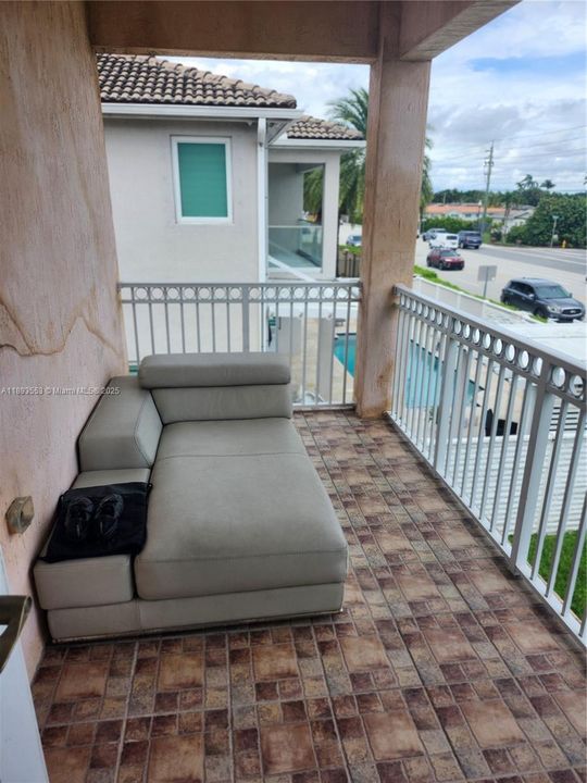 En Venta: $1,100,000 (5 camas, 5 baños, 3408 Pies cuadrados)