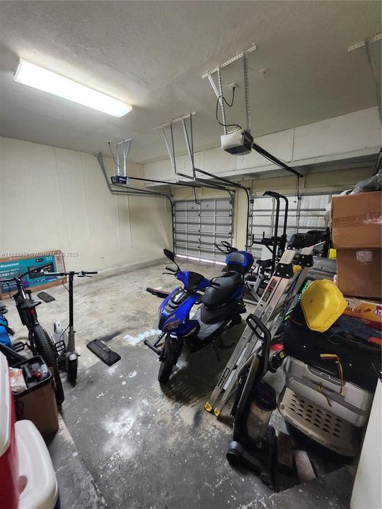 En Venta: $1,100,000 (5 camas, 5 baños, 3408 Pies cuadrados)