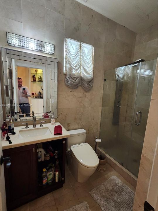 En Venta: $1,100,000 (5 camas, 5 baños, 3408 Pies cuadrados)