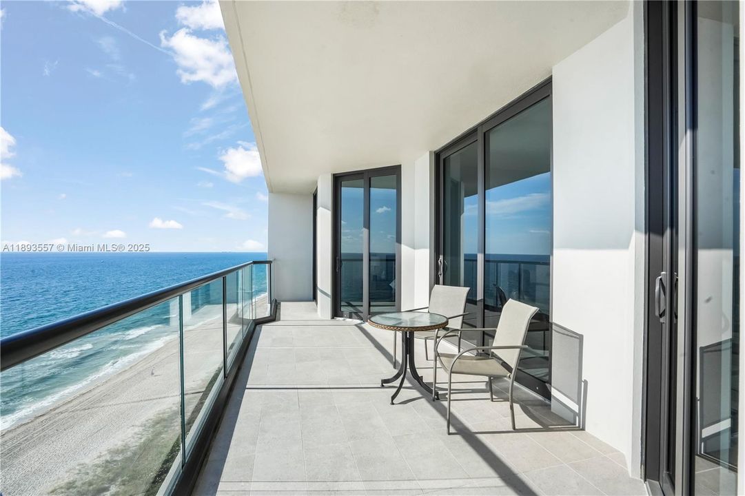 For Sale: $2,250,000 (2 beds, 2 baths, 2304 Square Feet)