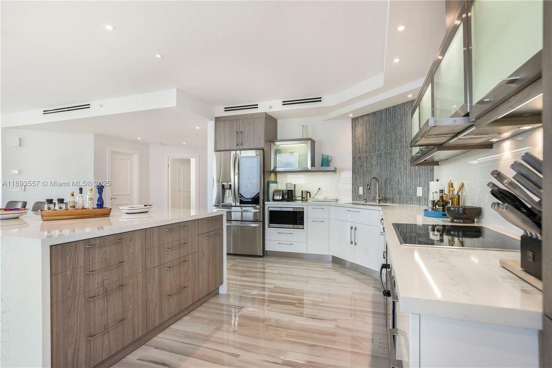 For Sale: $2,250,000 (2 beds, 2 baths, 2304 Square Feet)