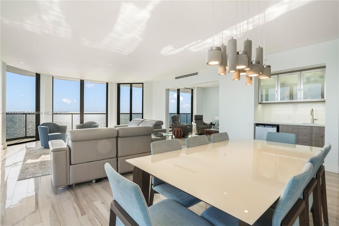 For Sale: $2,250,000 (2 beds, 2 baths, 2304 Square Feet)