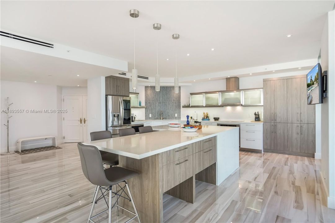 For Sale: $2,250,000 (2 beds, 2 baths, 2304 Square Feet)