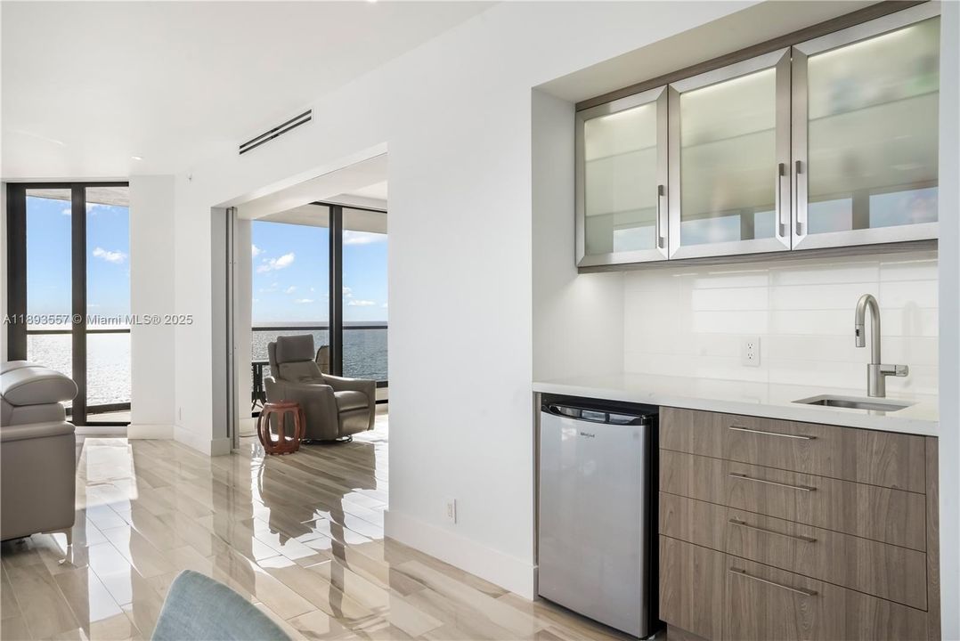 For Sale: $2,250,000 (2 beds, 2 baths, 2304 Square Feet)