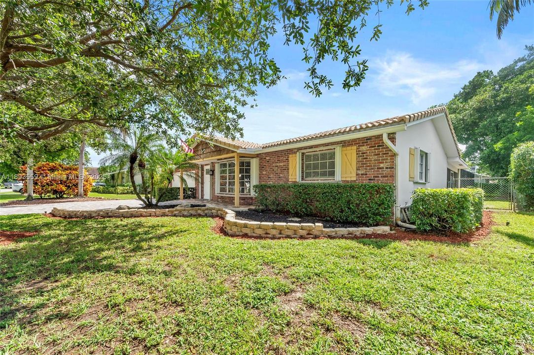 Recently Sold: $539,900 (4 beds, 2 baths, 1787 Square Feet)