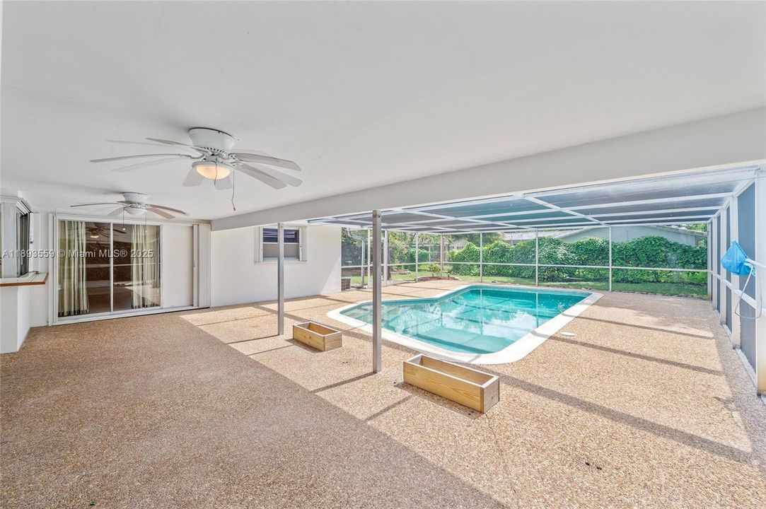 Recently Sold: $539,900 (4 beds, 2 baths, 1787 Square Feet)