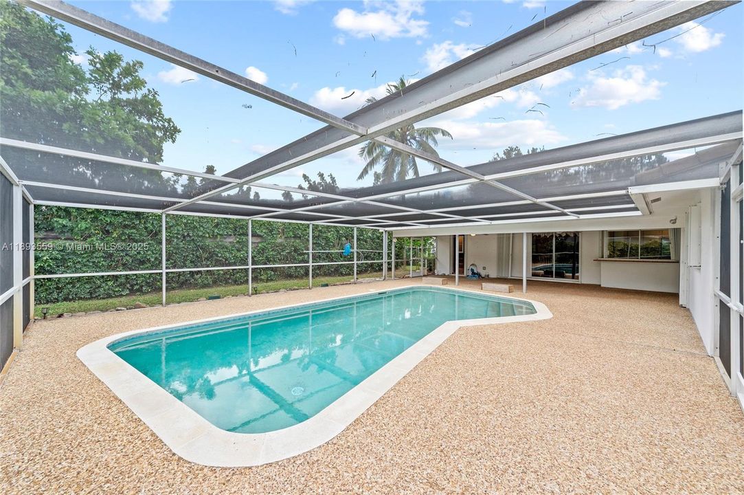 Recently Sold: $539,900 (4 beds, 2 baths, 1787 Square Feet)