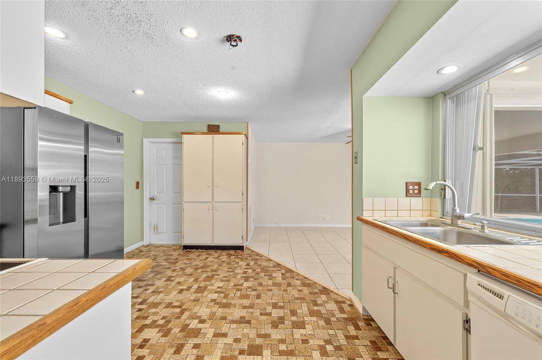 Recently Sold: $539,900 (4 beds, 2 baths, 1787 Square Feet)