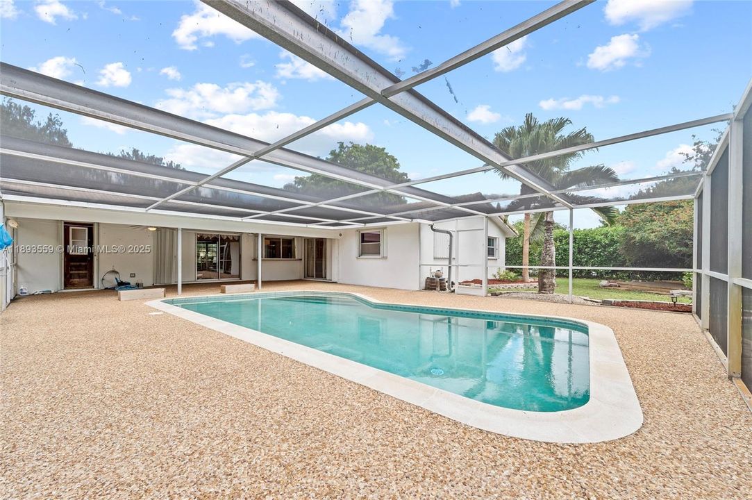 Recently Sold: $539,900 (4 beds, 2 baths, 1787 Square Feet)