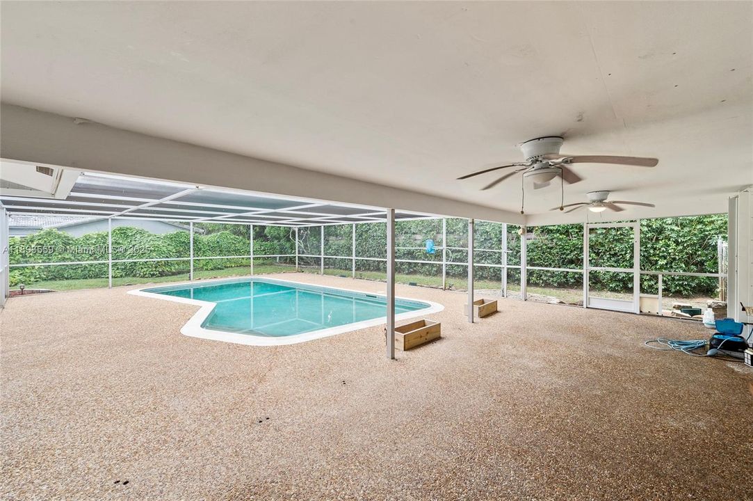 Recently Sold: $539,900 (4 beds, 2 baths, 1787 Square Feet)