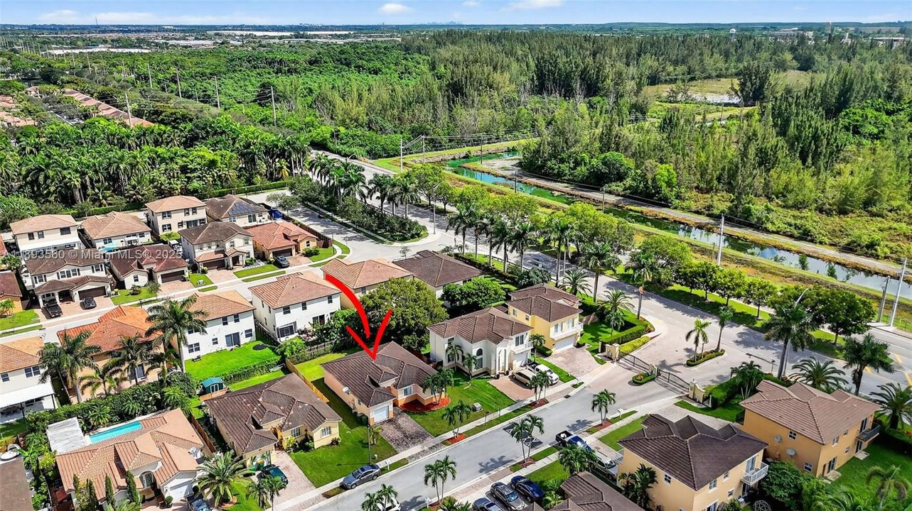 Activo con contrato: $2,800 (4 camas, 2 baños, 1542 Pies cuadrados)