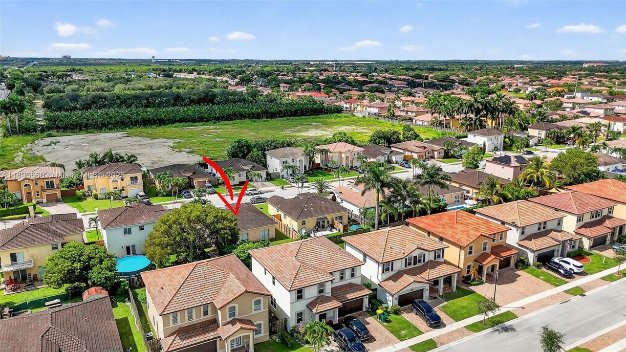 Activo con contrato: $2,800 (4 camas, 2 baños, 1542 Pies cuadrados)