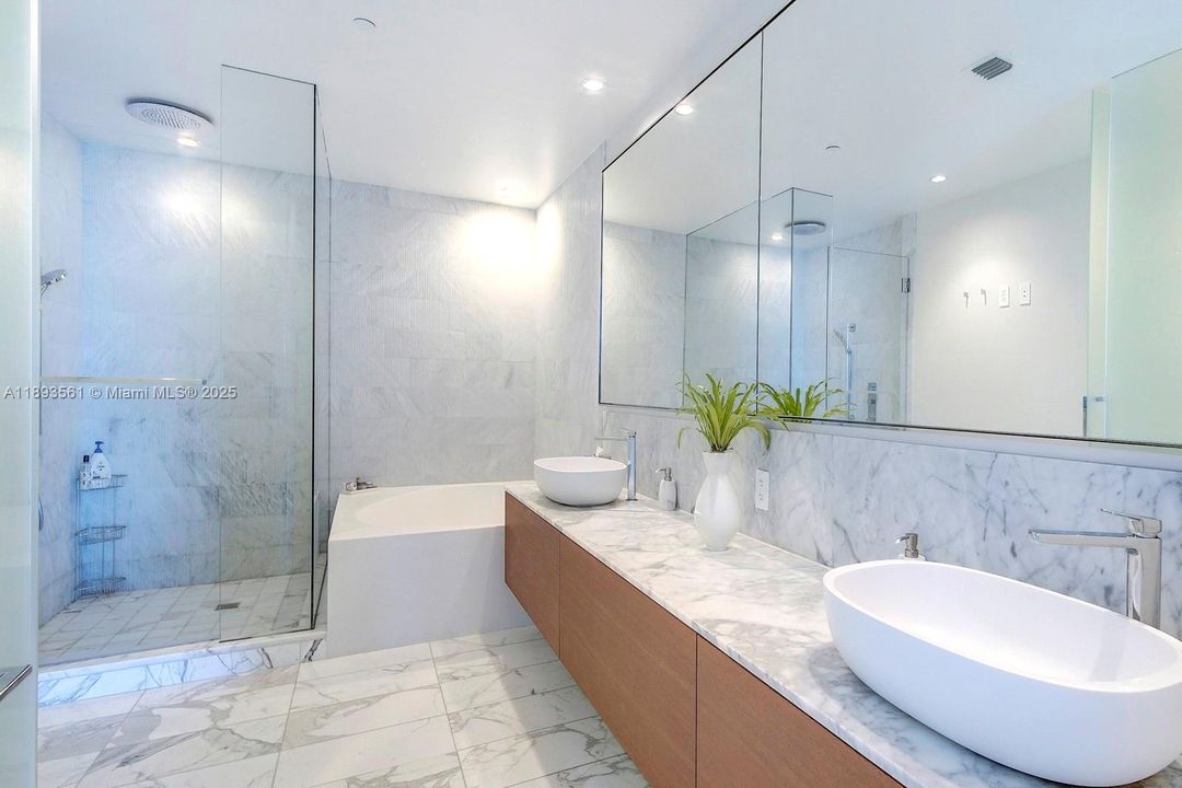 For Rent: $49,500 (3 beds, 4 baths, 3450 Square Feet)