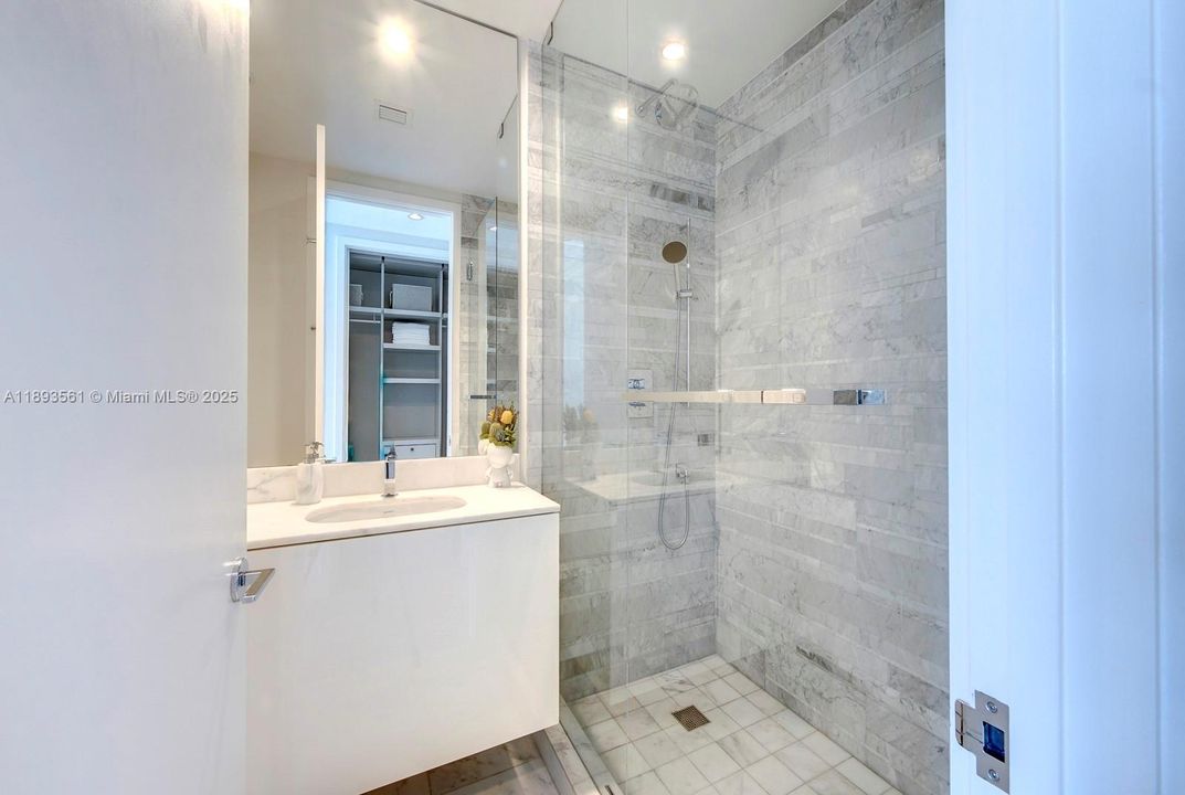 For Rent: $49,500 (3 beds, 4 baths, 3450 Square Feet)