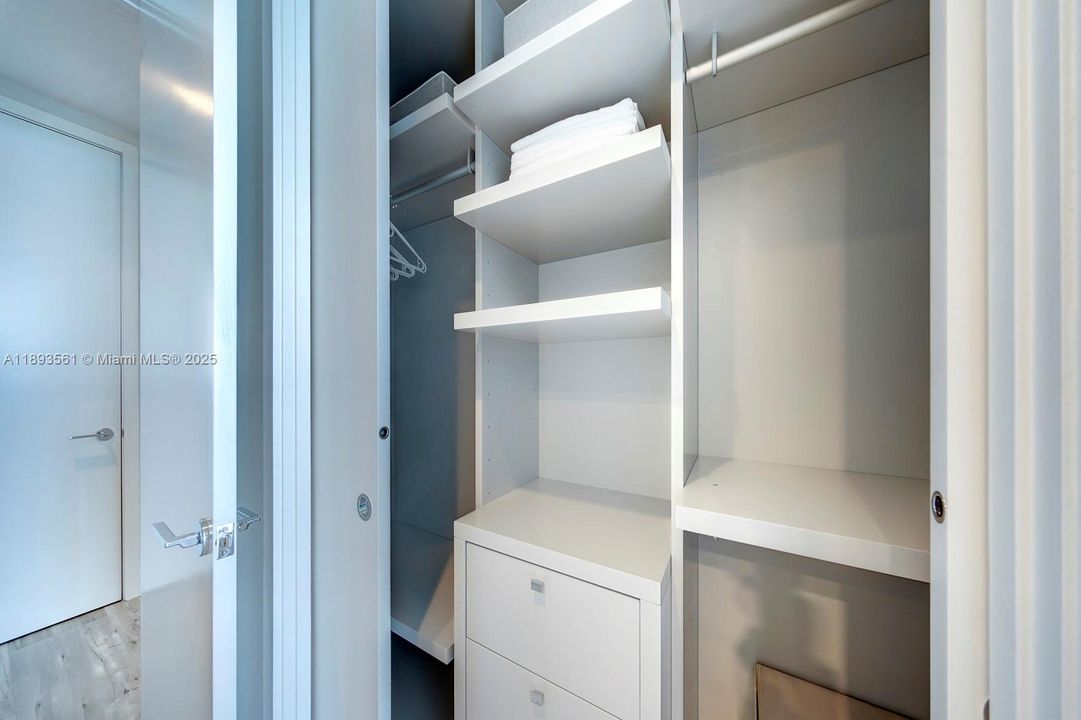 For Rent: $49,500 (3 beds, 4 baths, 3450 Square Feet)