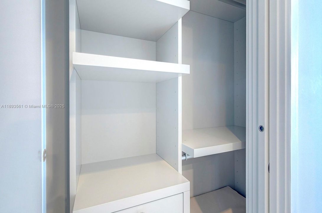 For Rent: $49,500 (3 beds, 4 baths, 3450 Square Feet)