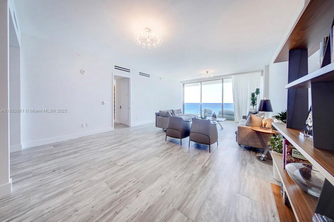 For Rent: $49,500 (3 beds, 4 baths, 3450 Square Feet)