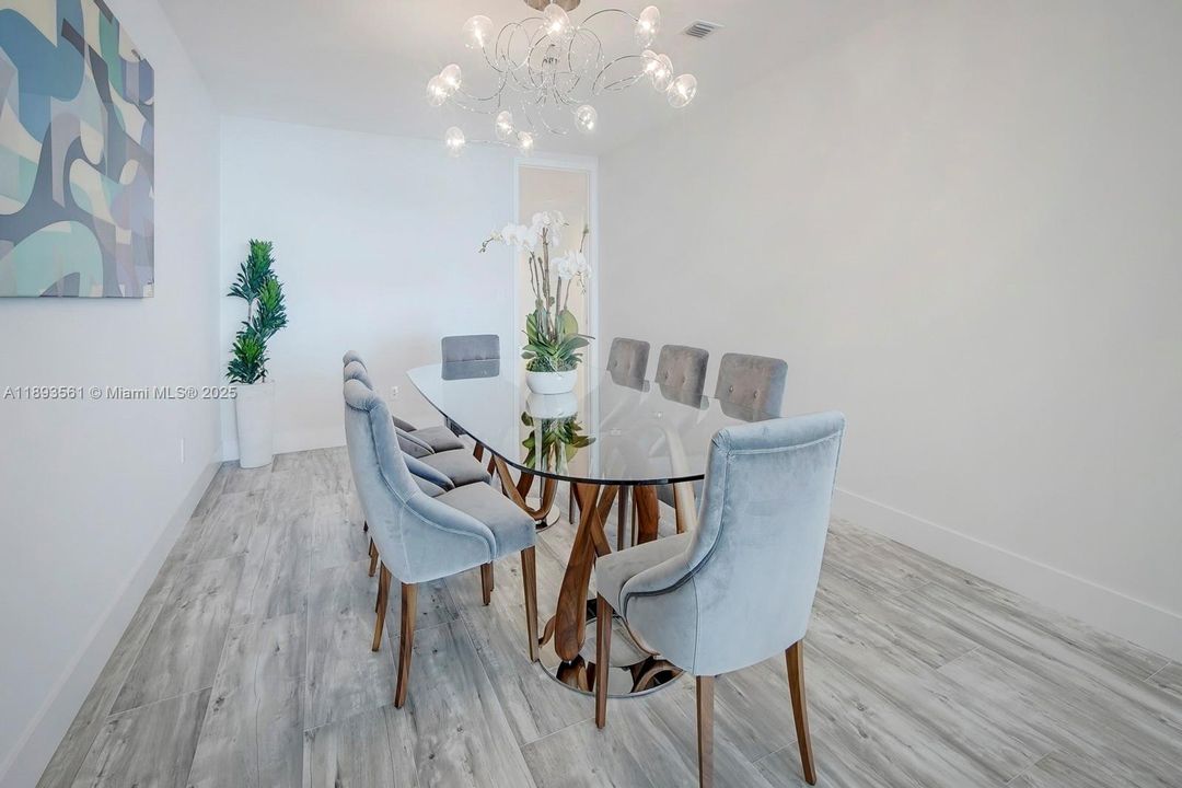 For Rent: $49,500 (3 beds, 4 baths, 3450 Square Feet)