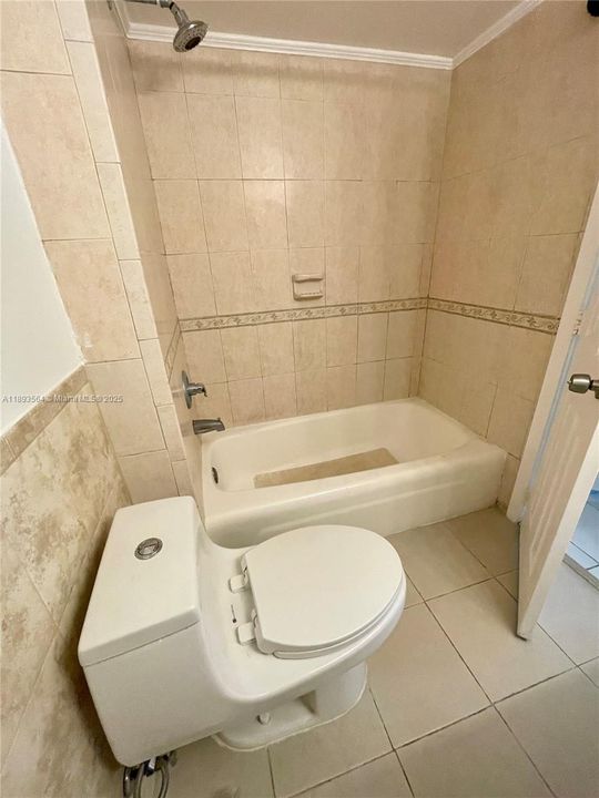 Active With Contract: $289,000 (2 beds, 2 baths, 1060 Square Feet)