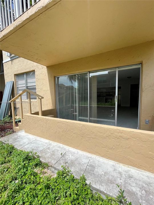 Active With Contract: $289,000 (2 beds, 2 baths, 1060 Square Feet)