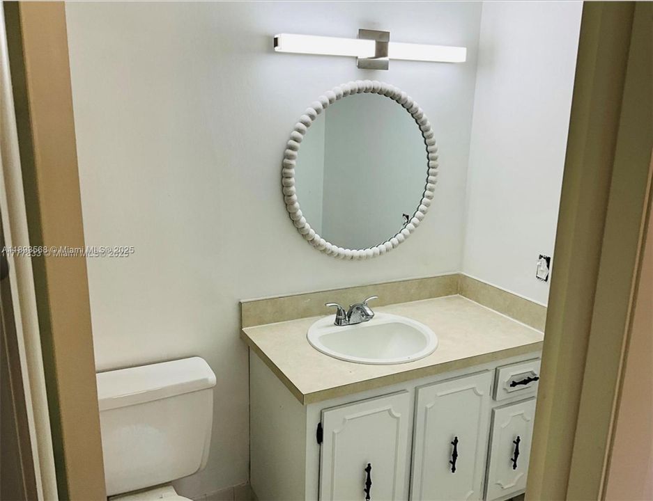 For Sale: $198,000 (2 beds, 2 baths, 1144 Square Feet)